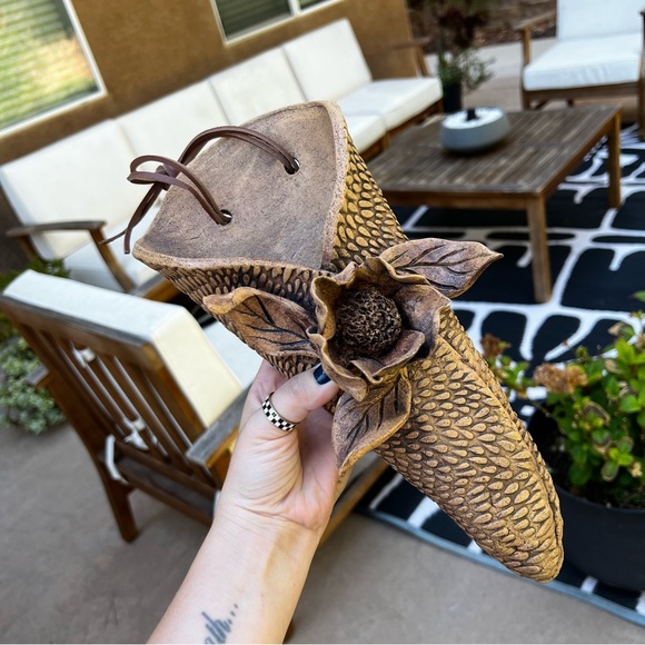 Studio Pottery Floral 3D Wall Pocket Signed by Artist Wall Art Textured Unique - Picture 12 of 12